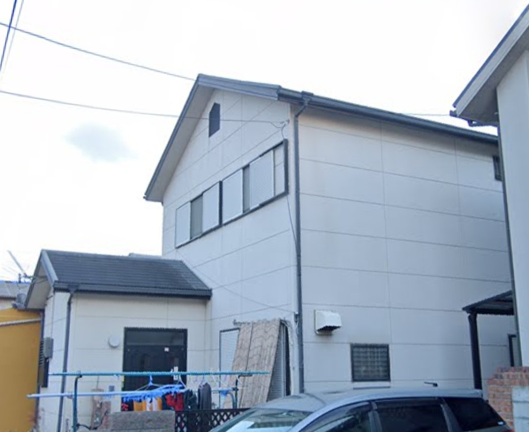 R5/10.4 貝塚市 N様邸(壁)/ダイナミックTOP/KP-379 (屋根)クールくんマイルド優雅/A-233 クロウブラック