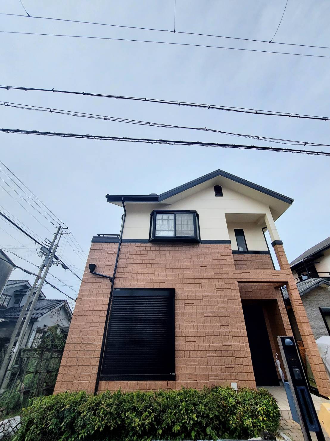 泉南市/U様邸　WBアート　壁1FWB2285/2FA401　屋根カバー工法ブラック