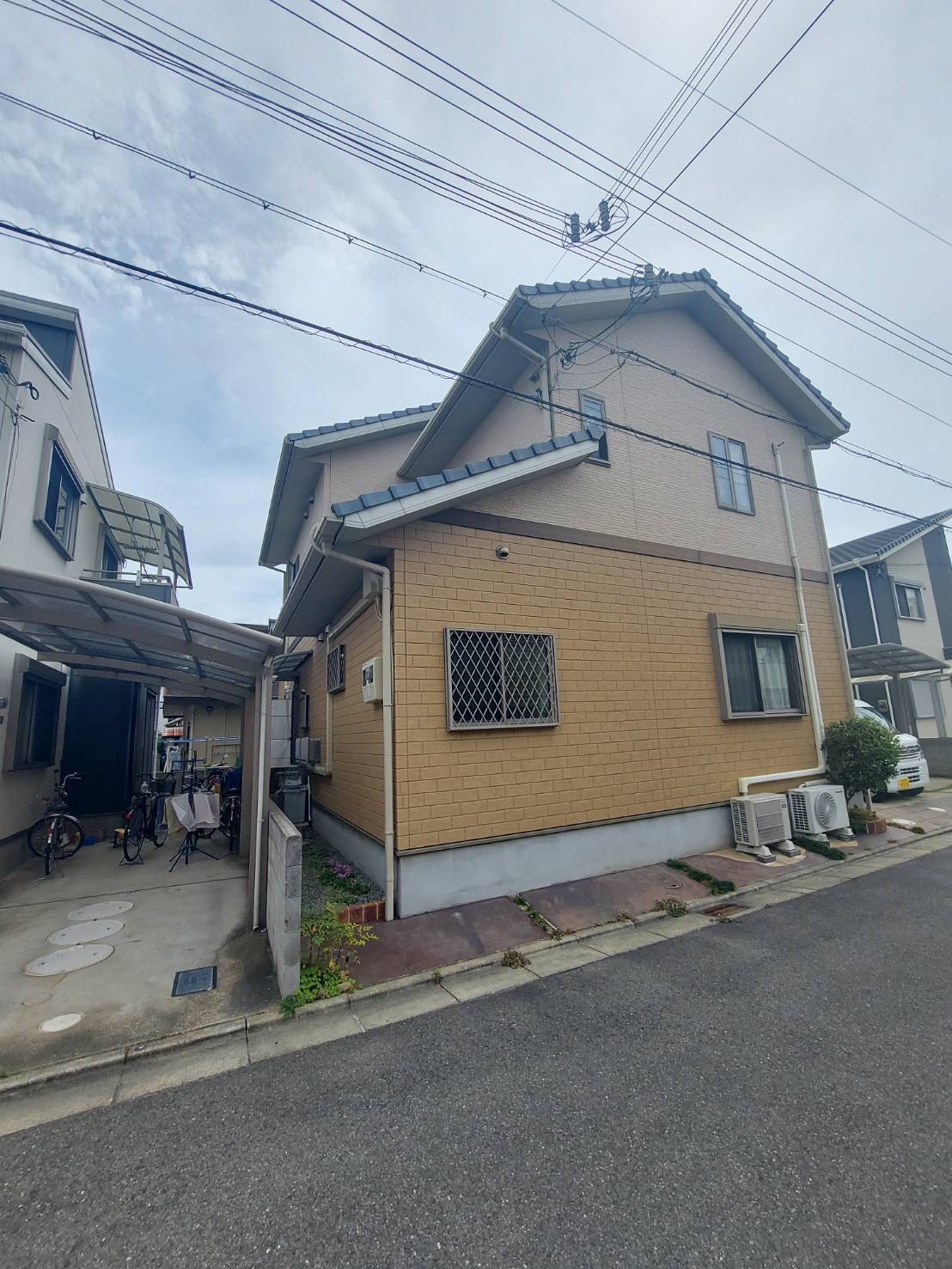 Ｒ8年10月17日　和歌山市/Y様邸　壁/ダイヤカレード　DK-1108 DK-1105 DK-1102